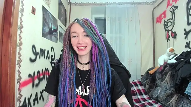 Roxy Silver online show from 01.20.25