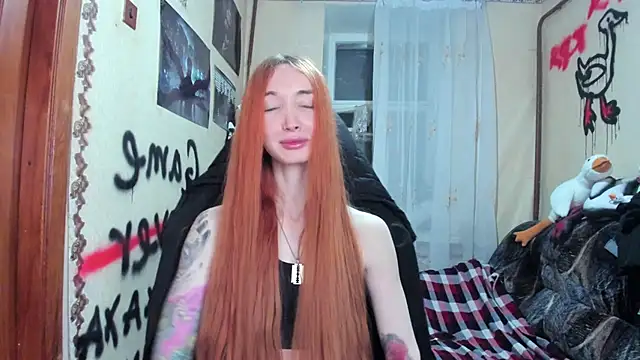 Roxy Silver online show from 02.13.25