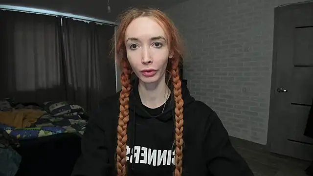 Roxy Silver online show from 02.26.25