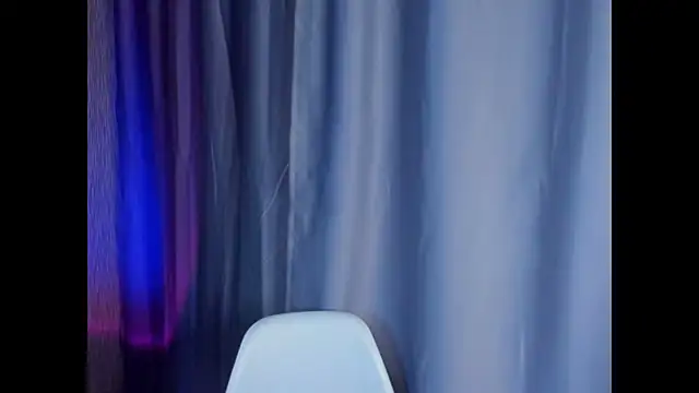 Snapshot of little_m0use chatting on 01.22.25 little m0use online show from 01.22.25