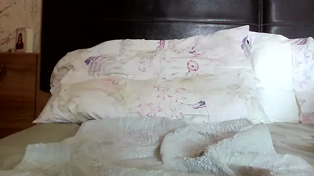 Snapshot of apollarda chatting on 12.16.24 apollarda online show from 12.16.24