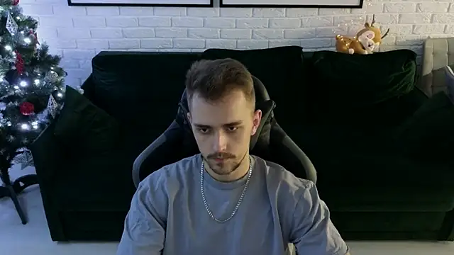 Snapshot of Larstar01 chatting on 12.07.24 Larstar01 online show from 12.07.24