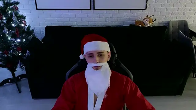 Snapshot of Larstar01 chatting on 12.26.24 Larstar01 online show from 12.26.24