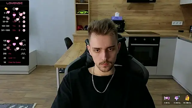 Snapshot of Larstar01 chatting on 01.14.25 Larstar01 online show from 01.14.25