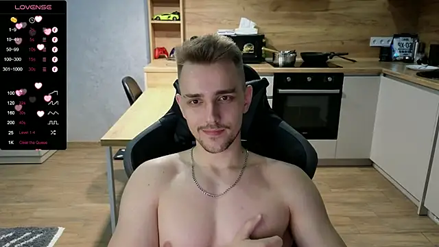 Snapshot of Larstar01 chatting on 01.29.25 Larstar01 online show from 01.29.25