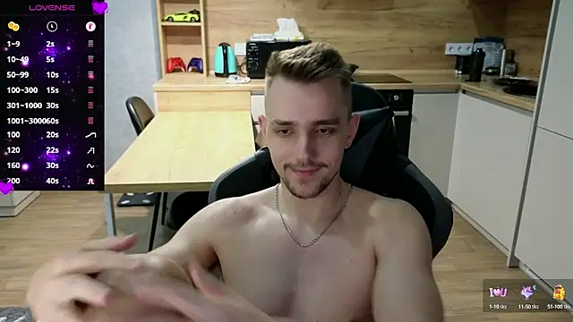 Snapshot of Larstar01 chatting on 02.14.25 Larstar01 online show from 02.14.25