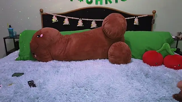 Snapshot of CherryBombBomb chatting on 12.14.24 CherryBombBomb online show from 12.14.24