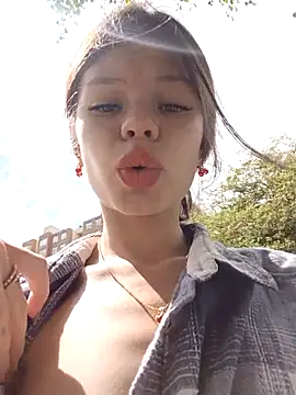 Snapshot of Violeta_12- chatting on 12.20.24 Violeta 12- online show from 12.20.24