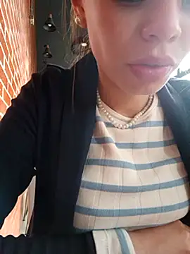 Snapshot of Violeta_12- chatting on 12.30.24 Violeta 12- online show from 12.30.24