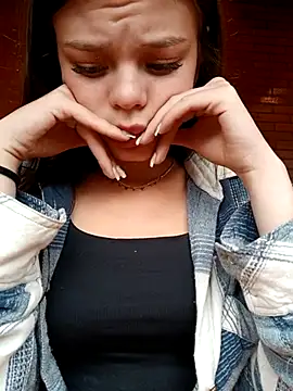 Snapshot of Violeta_12- chatting on 02.13.25 Violeta 12- online show from 02.13.25
