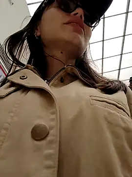 Snapshot of Violeta_12- chatting on 09.20.25 Violeta 12- online show from 09.20.25