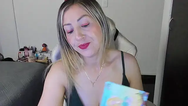 Snapshot of Andreina_Suann chatting on 11.06.25 Andreina Suann online show from 11.06.25