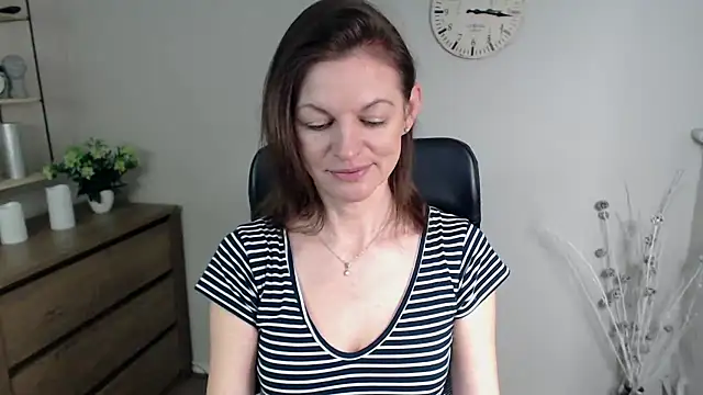 VivianWILD online show from 01.23.25