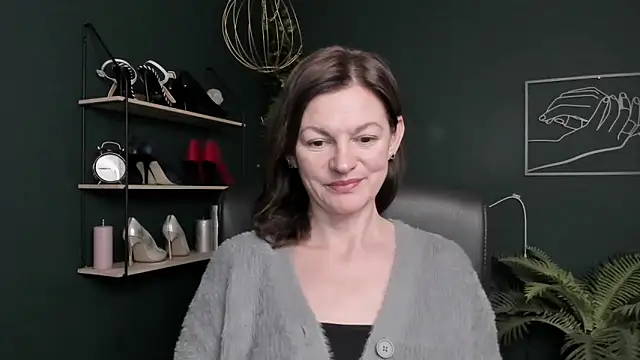 VivianWILD online show from 10.28.25