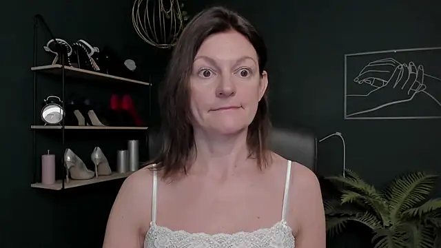 VivianWILD online show from 11.06.25