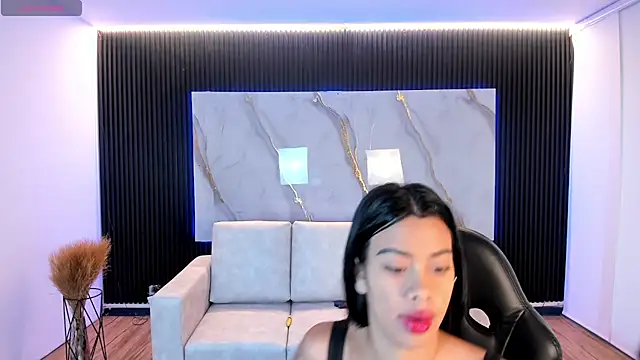 Snapshot of saracorraless chatting on 09.28.25 saracorraless online show from 09.28.25