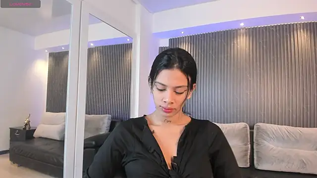 Snapshot of saracorraless chatting on 10.03.25 saracorraless online show from 10.03.25