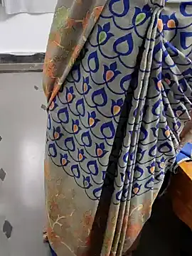 Snapshot of Januhot18 chatting on 12.13.24 Januhot18 online show from 12.13.24