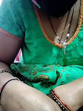 Snapshot of Januhot18 chatting on 01.04.25 Januhot18 online show from 01.04.25