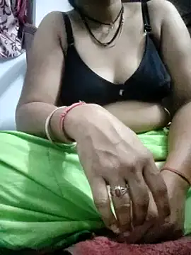 Snapshot of Januhot18 chatting on 02.14.25 Januhot18 online show from 02.14.25