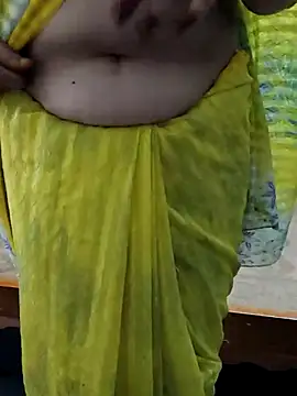 Snapshot of Januhot18 chatting on 02.17.25 Januhot18 online show from 02.17.25