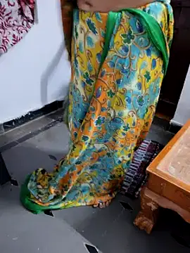 Snapshot of Januhot18 chatting on 02.19.25 Januhot18 online show from 02.19.25