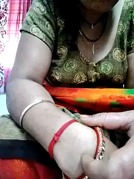 Snapshot of Januhot18 chatting on 02.24.25 Januhot18 online show from 02.24.25