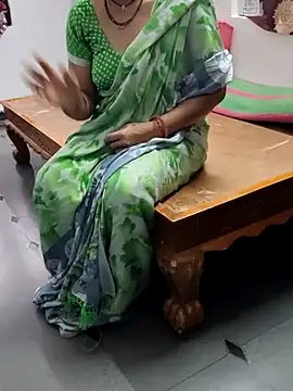 Snapshot of Januhot18 chatting on 02.27.25 Januhot18 online show from 02.27.25