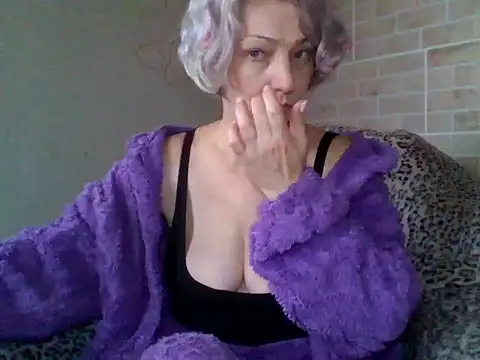 Snapshot of Lorie_Carrie chatting on 02.01.25 Lorie Carrie online show from 02.01.25