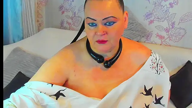 Snapshot of MilanaBiegert chatting on 01.05.25 MilanaBiegert online show from 01.05.25