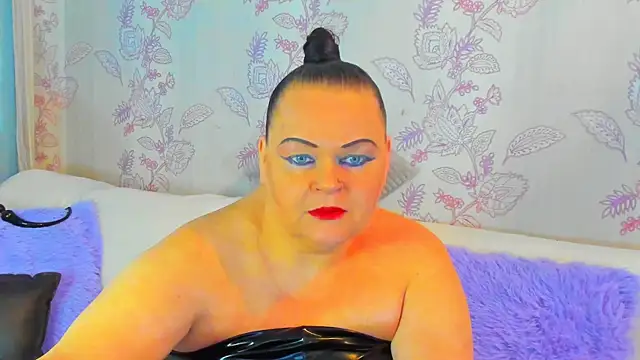 Snapshot of MilanaBiegert chatting on 02.10.25 MilanaBiegert online show from 02.10.25