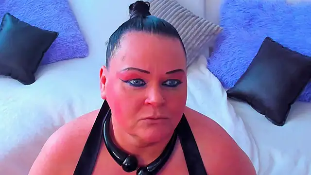 Snapshot of MilanaBiegert chatting on 03.02.25 MilanaBiegert online show from 03.02.25