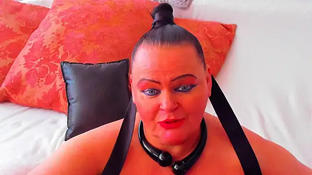 Snapshot of MilanaBiegert chatting on 03.21.25 MilanaBiegert online show from 03.21.25