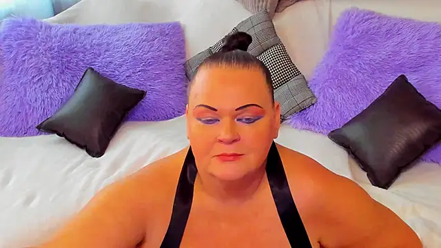 Snapshot of MilanaBiegert chatting on 10.05.25 MilanaBiegert online show from 10.05.25