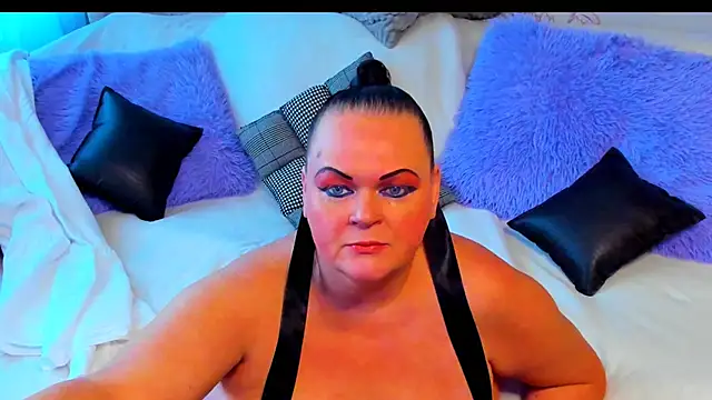 Snapshot of MilanaBiegert chatting on 10.13.25 MilanaBiegert online show from 10.13.25