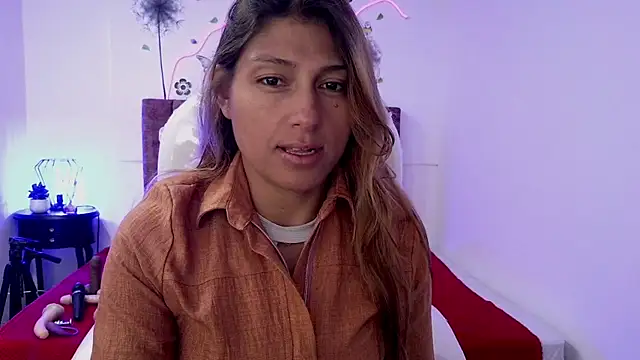 elena detroya online show from 10.04.25