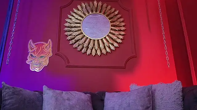 Julieta Russell online show from 11.12.25