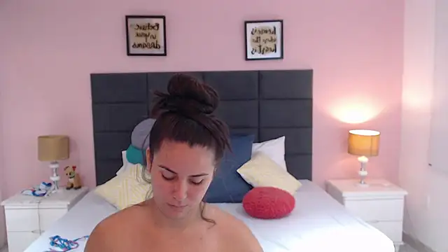 Snapshot of MadisonJenner chatting on 01.19.25 MadisonJenner online show from 01.19.25