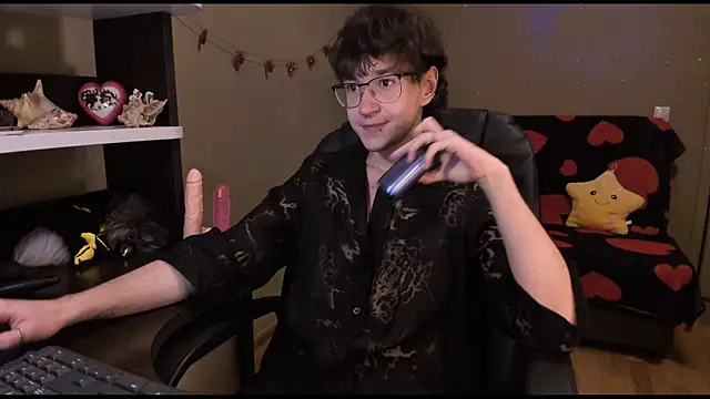Snapshot of zackstivens chatting on 02.14.25 zackstivens online show from 02.14.25