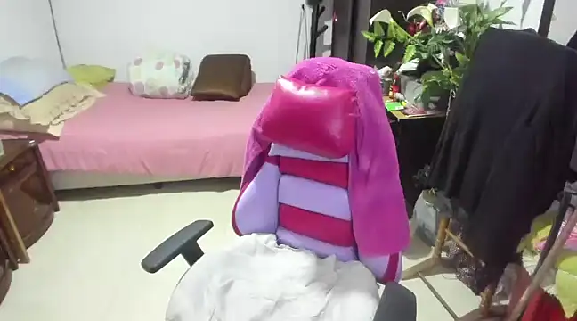 Snapshot of Mrs_mommy_ chatting on 01.14.25 Mrs mommy online show from 01.14.25