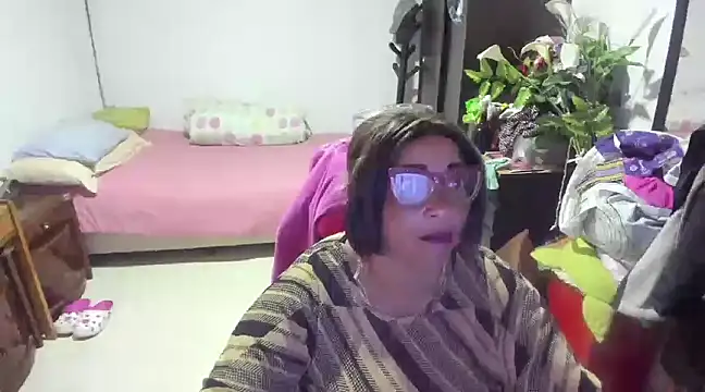 Snapshot of Mrs_mommy_ chatting on 01.16.25 Mrs mommy online show from 01.16.25