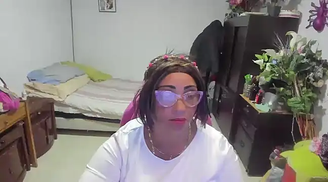 Snapshot of Mrs_mommy_ chatting on 01.22.25 Mrs mommy online show from 01.22.25