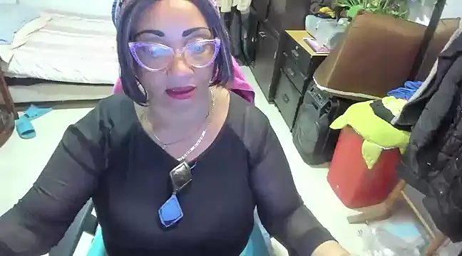 Snapshot of Mrs_mommy_ chatting on 01.25.25 Mrs mommy online show from 01.25.25
