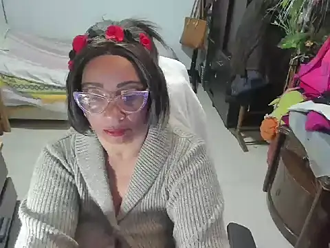 Snapshot of Mrs_mommy_ chatting on 03.09.25 Mrs mommy online show from 03.09.25