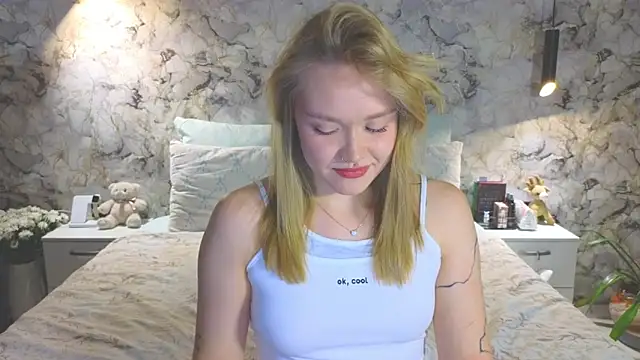 Aurora Golden1 online show from 11.15.25