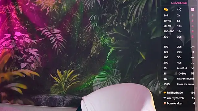 Snapshot of soffy__kisss chatting on 03.17.25 soffy  kisss online show from 03.17.25