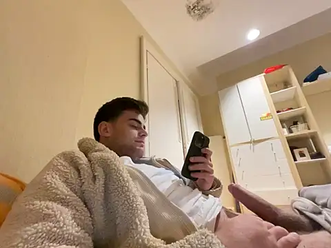 Snapshot of cubalibre02 chatting on 12.02.25 cubalibre02 online show from 12.02.25