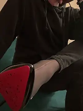 Snapshot of Sissy_Ambre chatting on 02.21.25 Sissy Ambre online show from 02.21.25