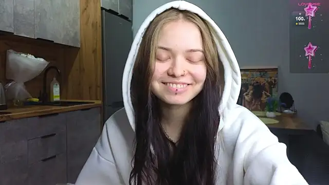 Snapshot of doll_lol_ chatting on 01.12.25 doll lol online show from 01.12.25