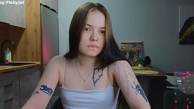 Snapshot of doll_lol_ chatting on 03.07.25 doll lol online show from 03.07.25